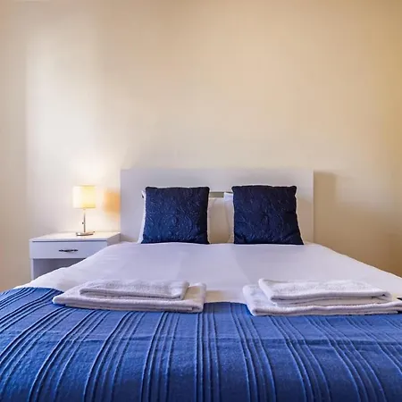 Joao Azevedo Coutinho *